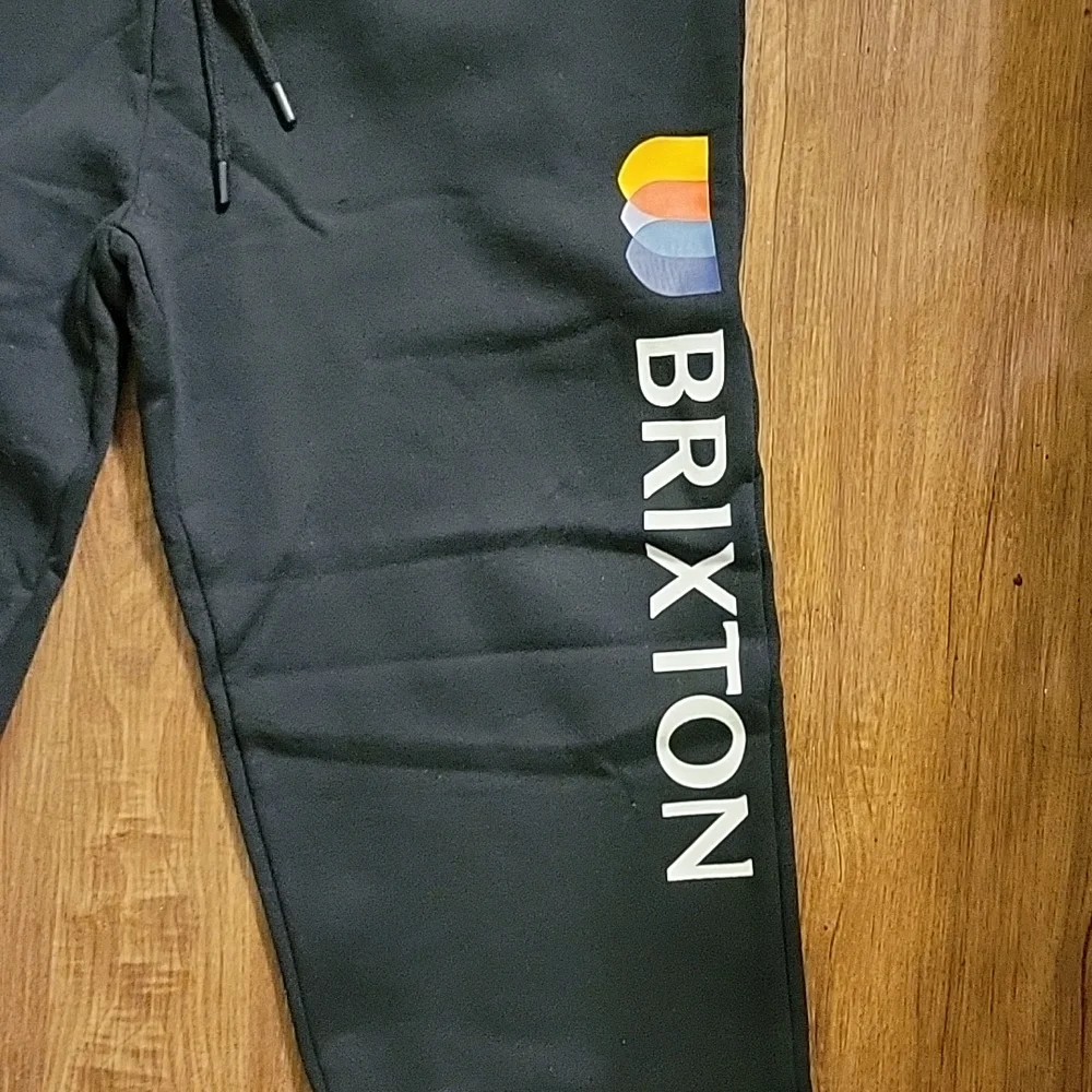NWT Men's Black Brixton "Alton Line Fleece Jogger" comes in various sizes - Picture 2 of 7